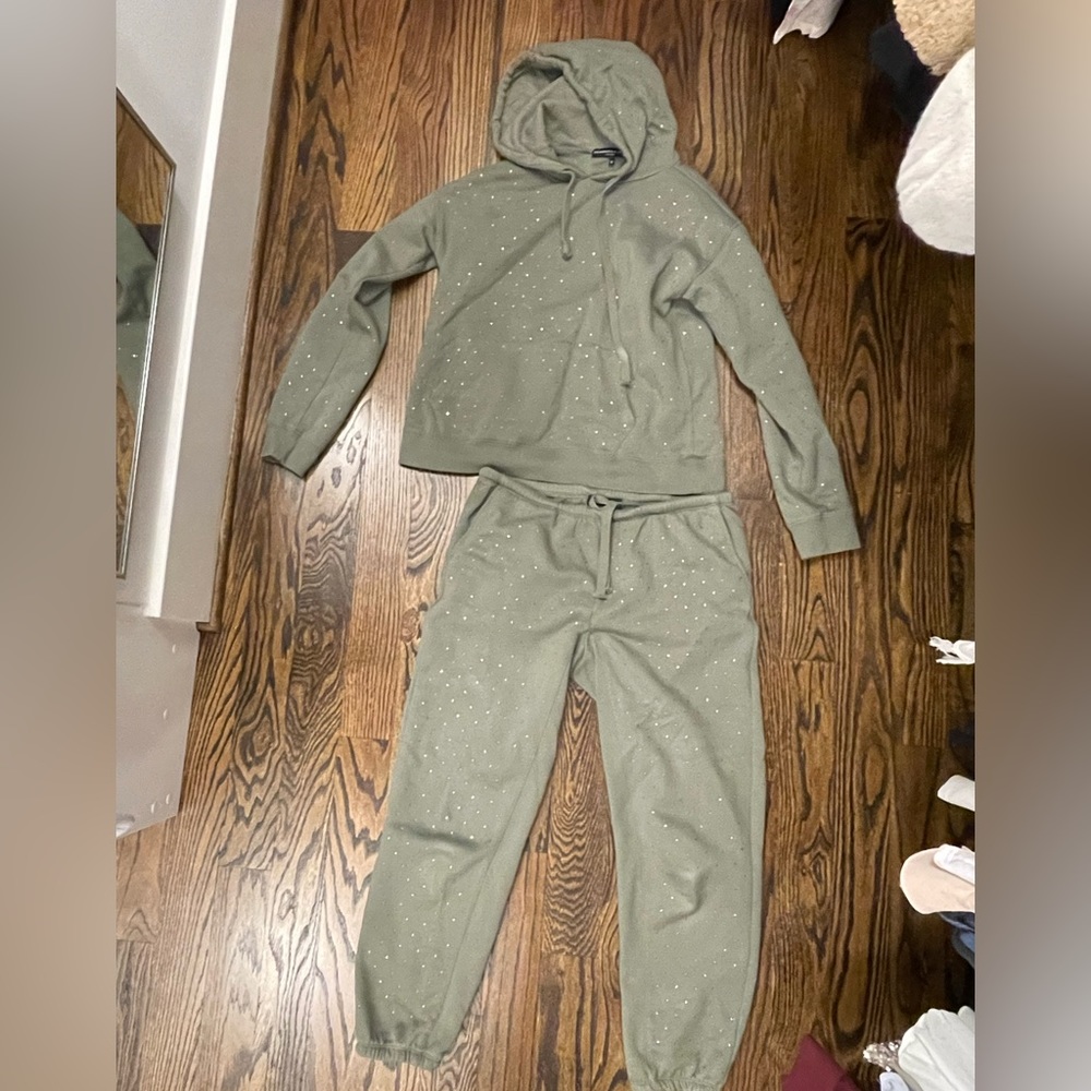Generation love rhinestone sweatsuit includes sweatpants and hoodie. Size medium